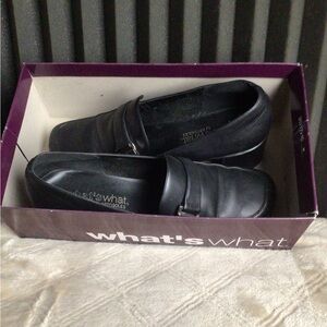 Areosoles Leather Buckle Detail Slip on Loafer 2 inch Heel size 8 M medium